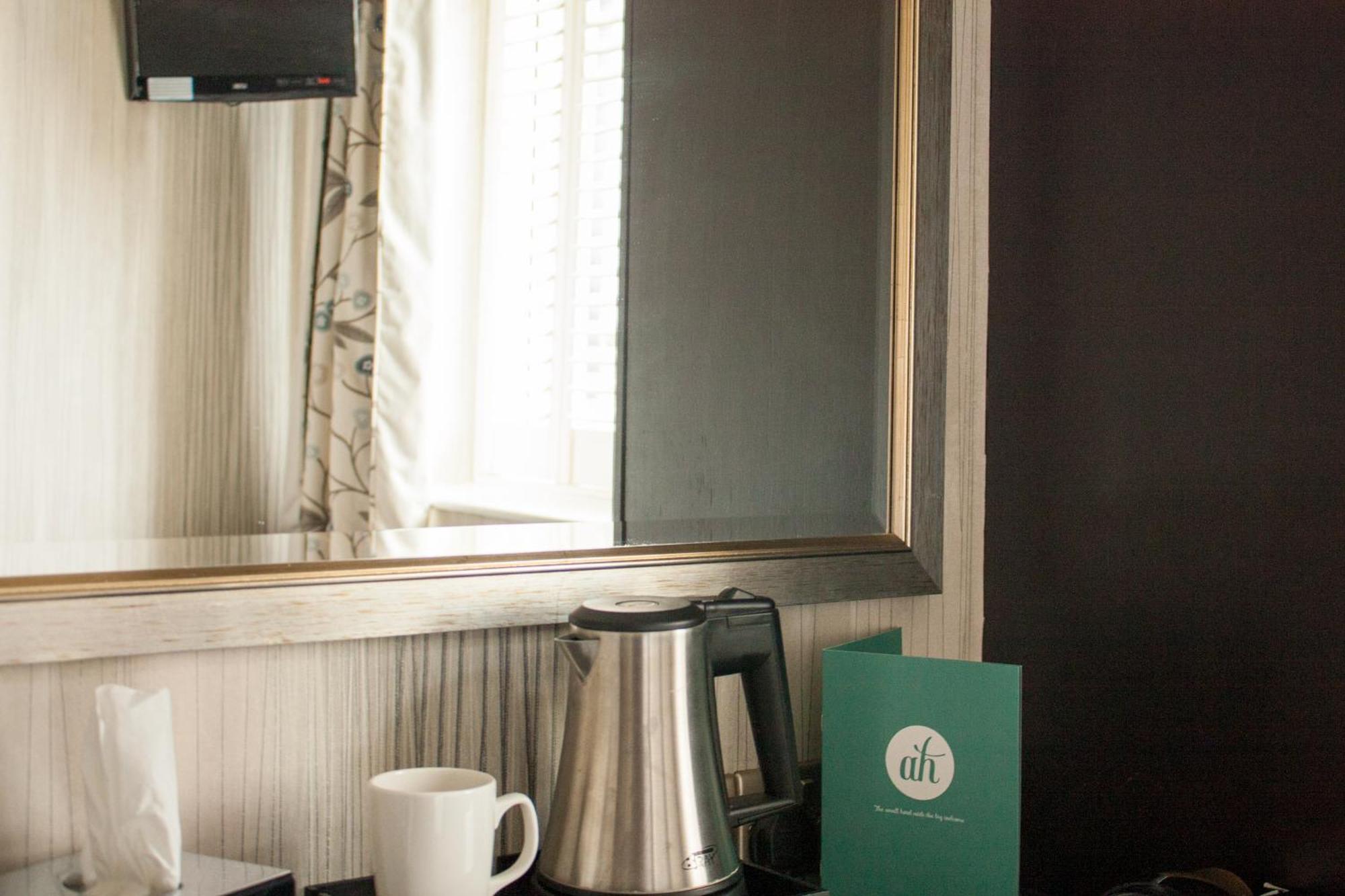 Ascot House Hotel Harrogate Room photo